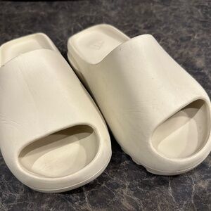 Adidas Bone Cream Yeezy Slide Sandals
